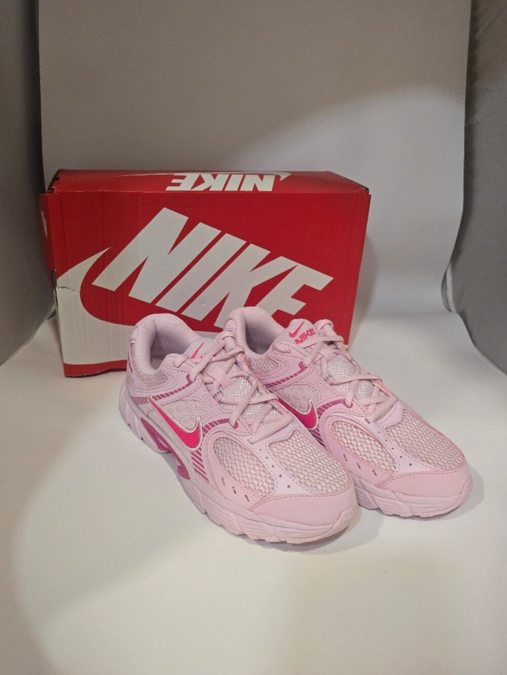Nike V5 RNR Sneakers 6.5 Youth